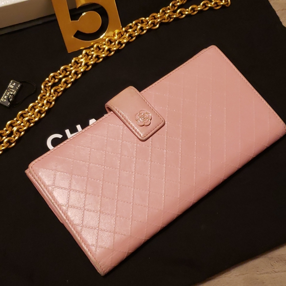 Chanel pink wallet